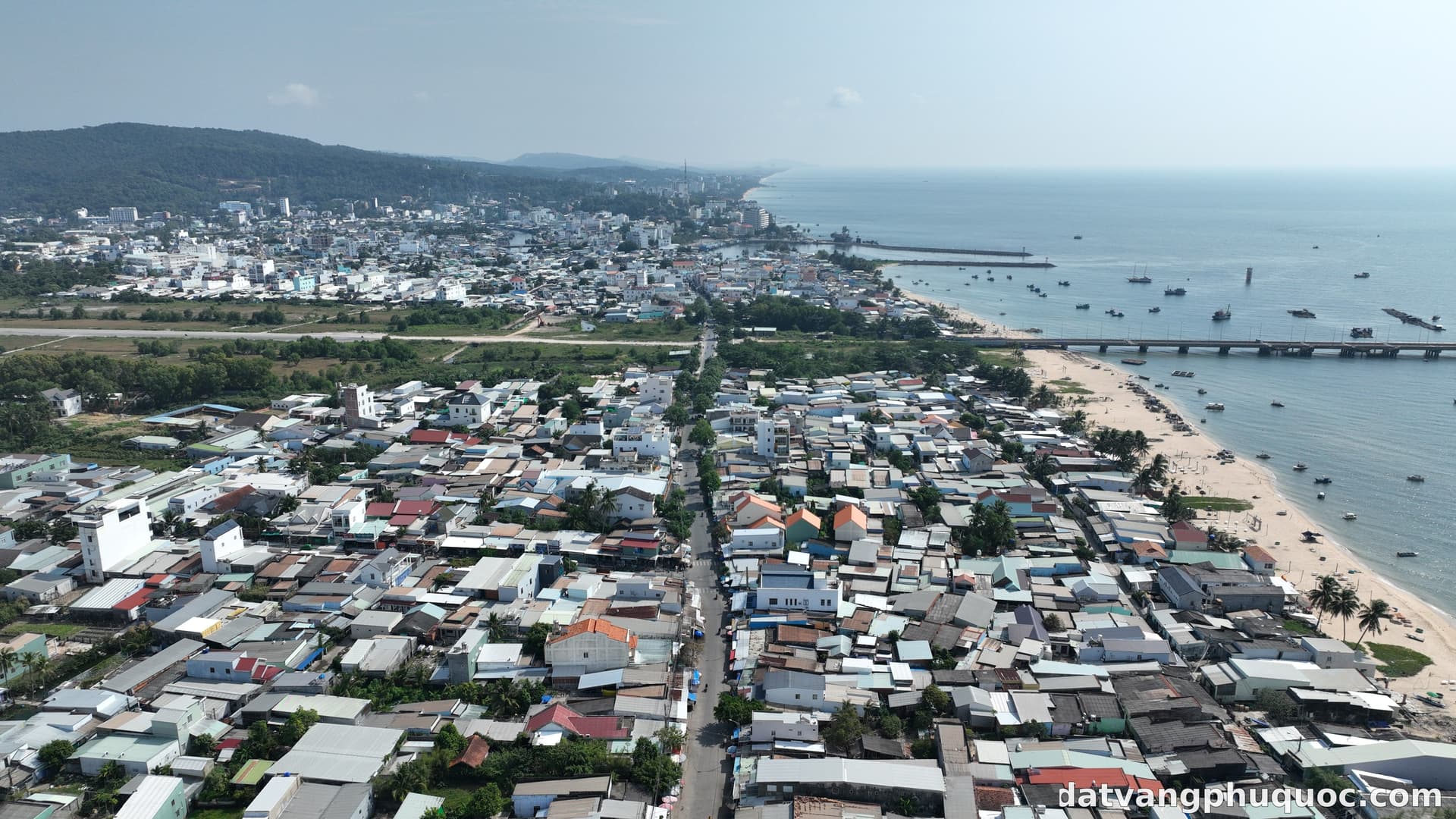 Cuộc họp tiếp nhận ý kiến về dự án Khu trung tâm hội nghị tại Bãi Vòng